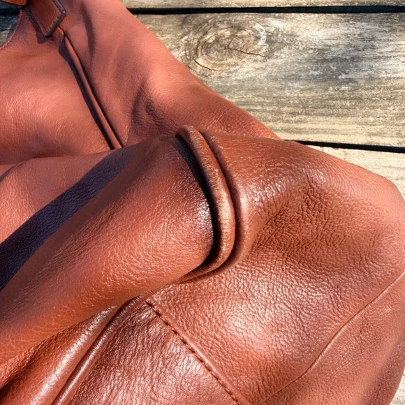 Frye Chestnut Brown Pebbled Leather Hobo Shoulder Bag - Picture 12 of 15